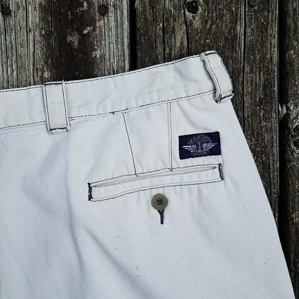 Vintage Dockers naturally distressed shorts - Picture 4 of 5